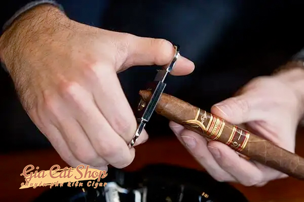 Vì sao nên dùng cắt cigar chuyên dụng ?
