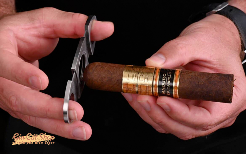 [HƯỚNG DẪN] Cách dùng dao cắt cigar đúng chuẩn