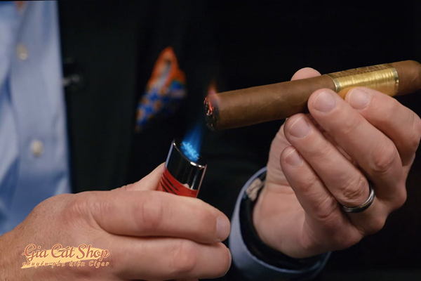 Lý do nên chọn khò cigar chuyên dụng