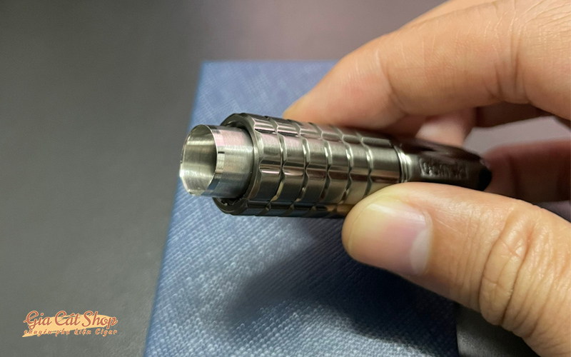 [HƯỚNG DẪN] Cách dùng dao cắt cigar đúng chuẩn